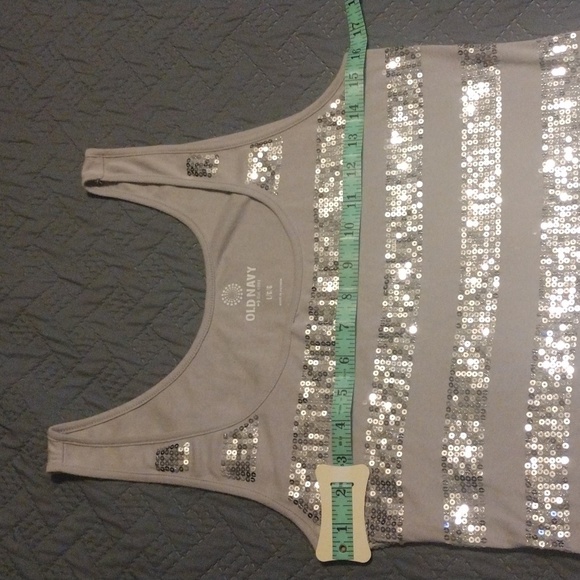Old Navy White and Silver Sequin Tank - Picture 7 of 11